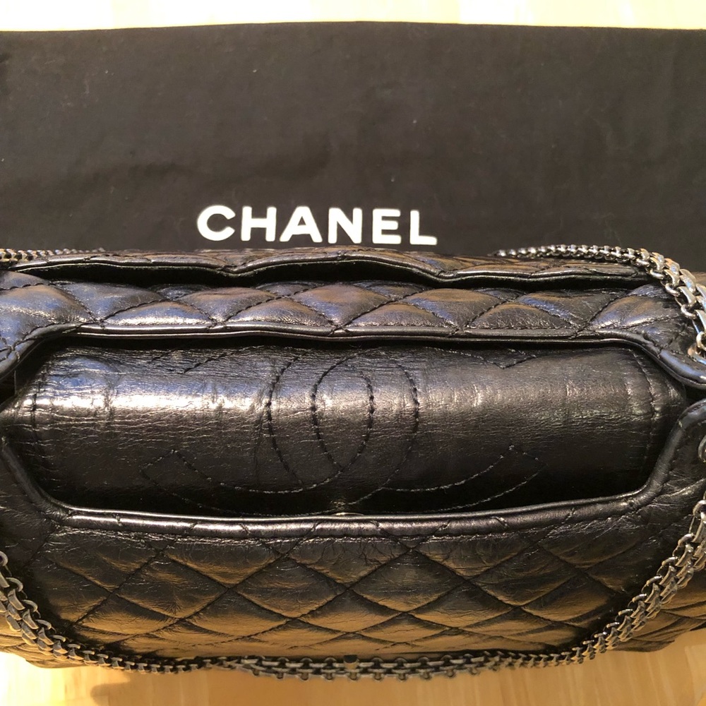 CHANEL black reissue accordion flap bag - Picture 4 of 15